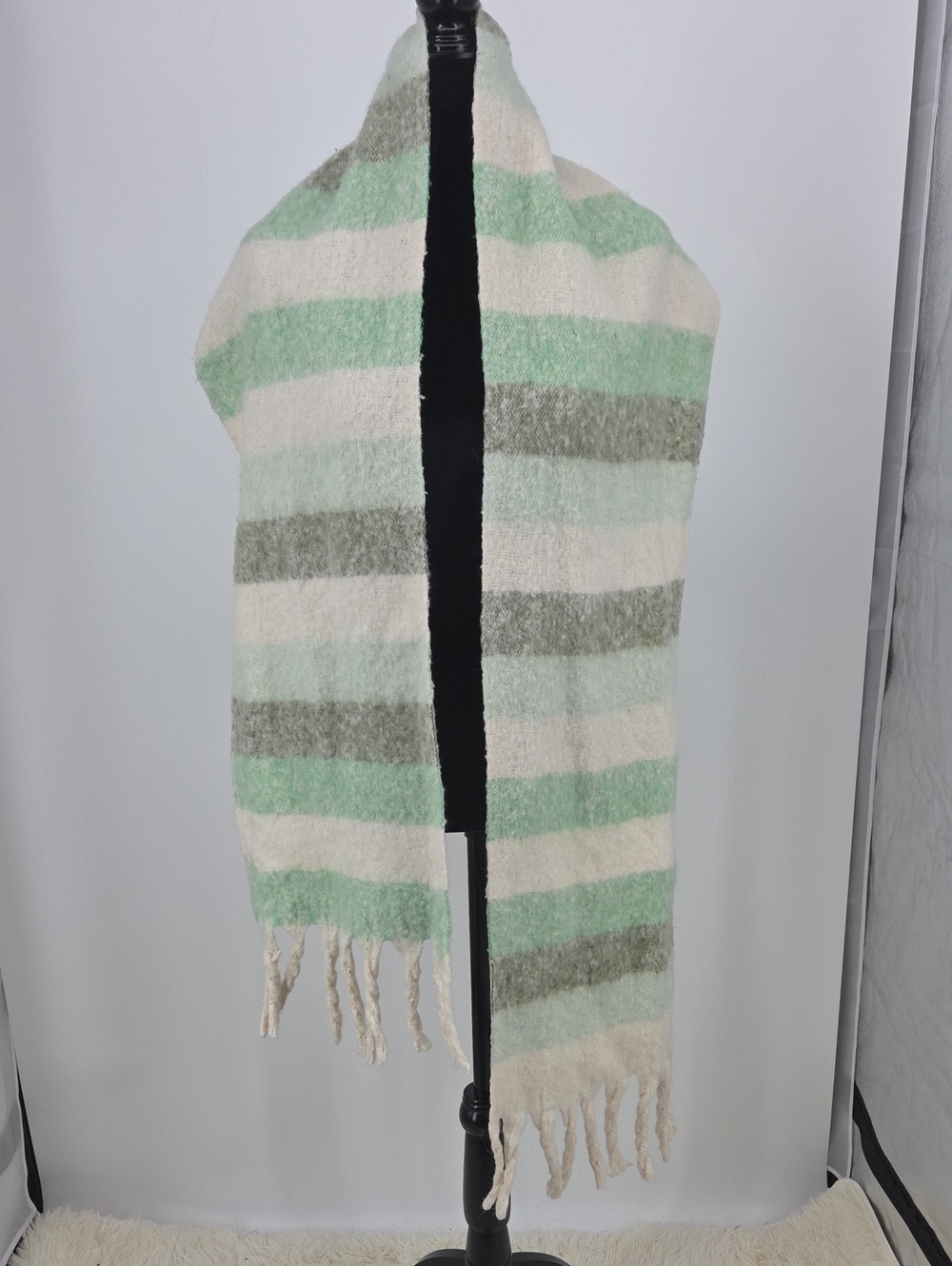 American Eagle Outfitters Mint Green and Cream Knit Scarf with Fringe